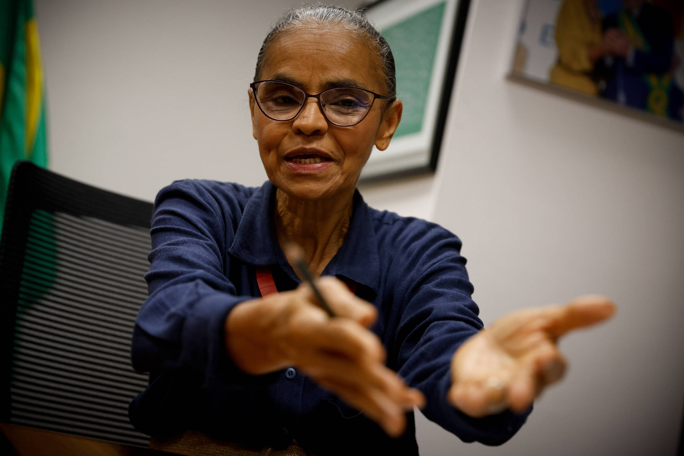 Marina diz que recebeu convites de diversos partidos e que candidatura ao Senado segue em aberto