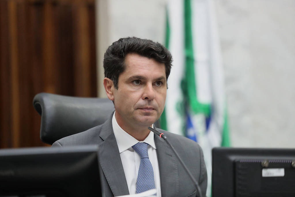 Presidente da Assembleia do Paraná deixa PSD, e grupo de Ratinho Jr. seguirá rachado para eleição