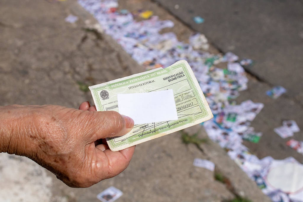 Prazo para emitir título eleitoral termina em 6 de maio; veja como tirar o documento