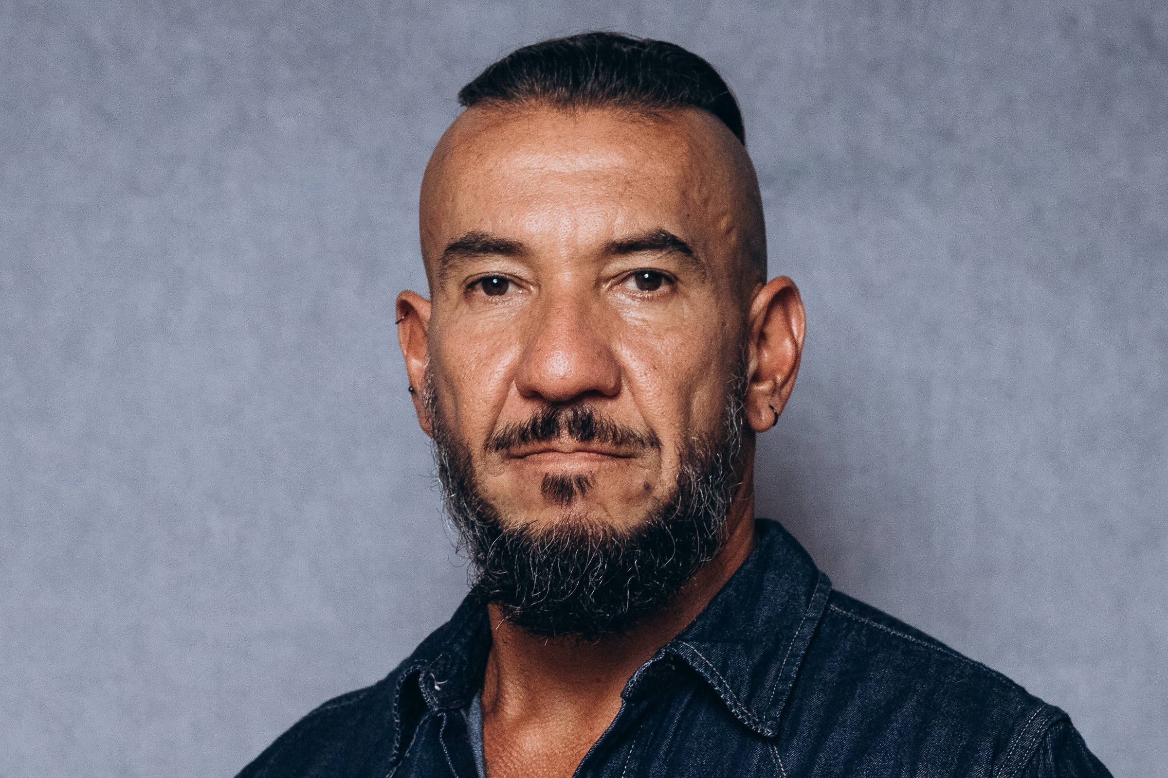 Raimundos tem sua carniça emocional dissecada em nova série