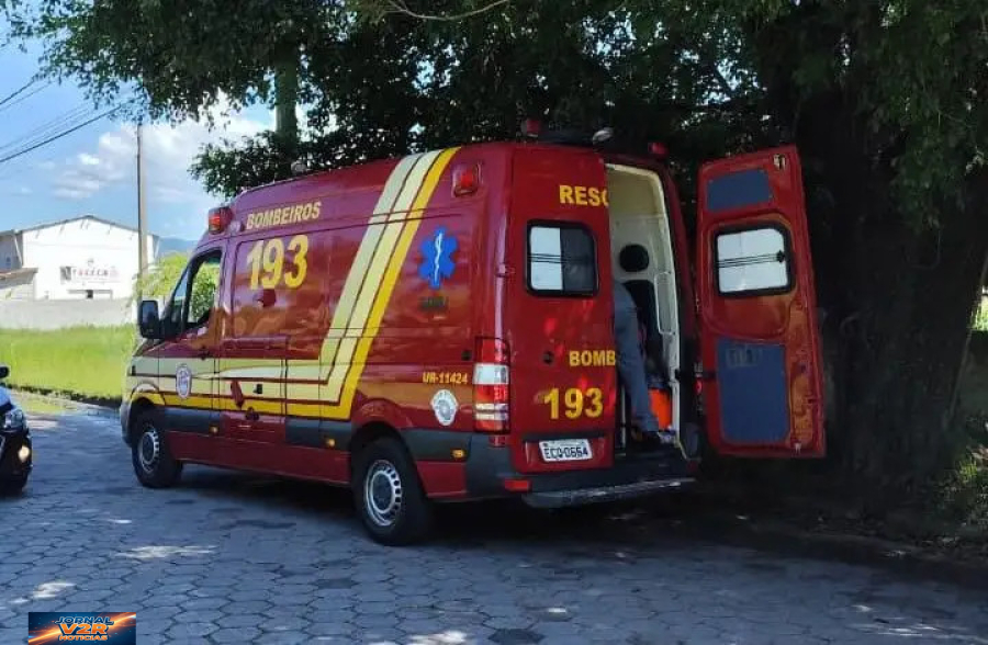 Motociclista fica ferido após atropelar cachorro e sofrer queda em Caraguatatuba