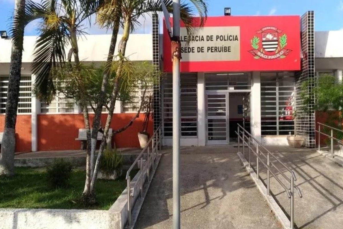 Preso é baleado após entrar em luta corporal com policial durante transferência no litoral de SP