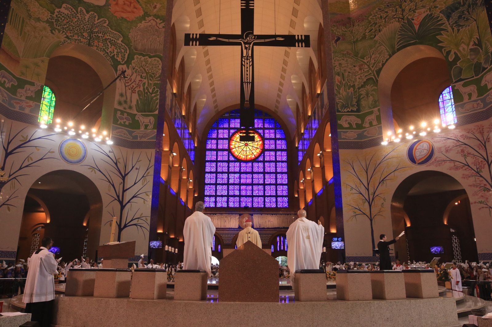 Por que a Páscoa é mais importante que o Natal para os católicos? Veja o que diz a Basílica de Aparecida