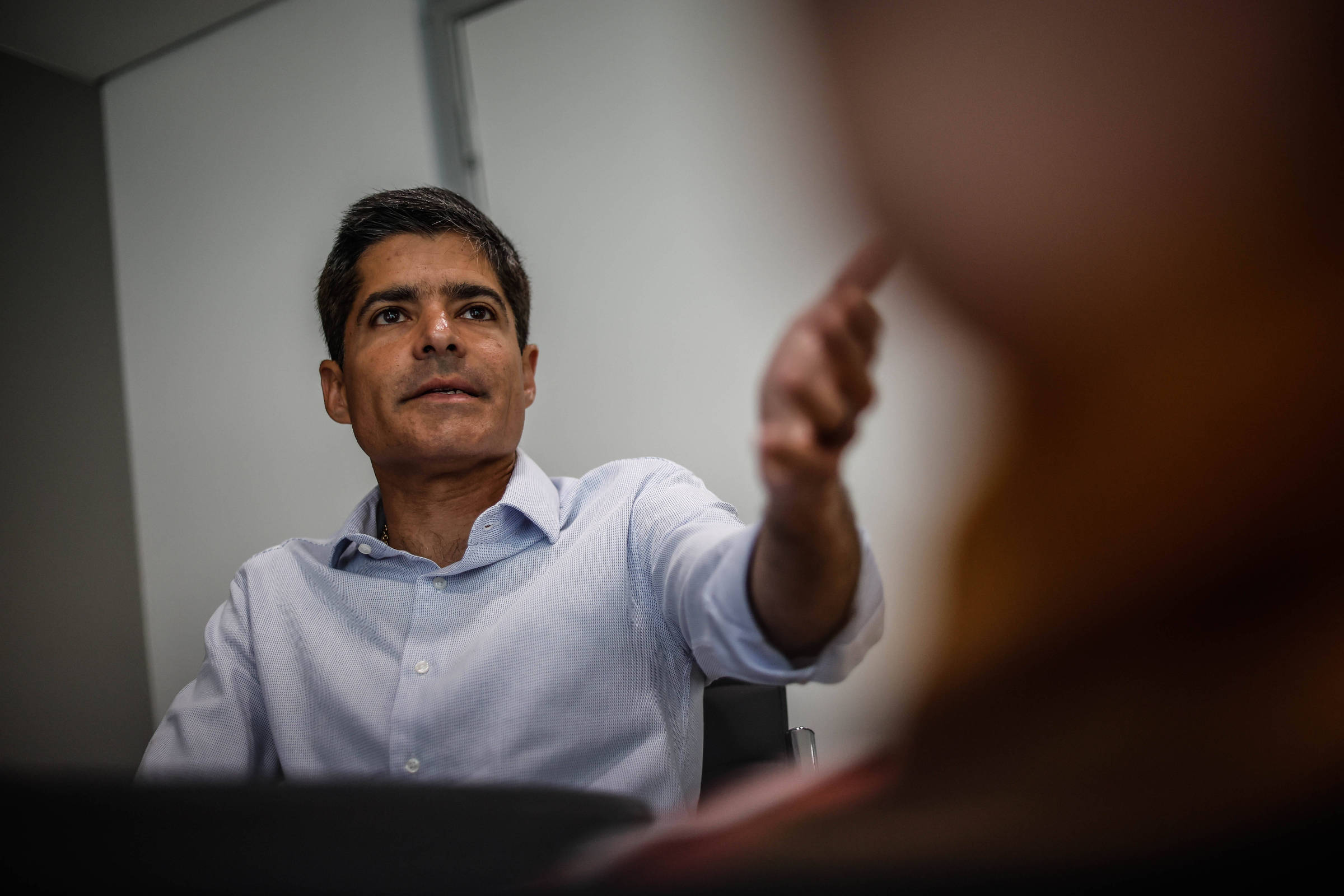 Vorcaro relatou encontro com ACM Neto a Fábio Faria