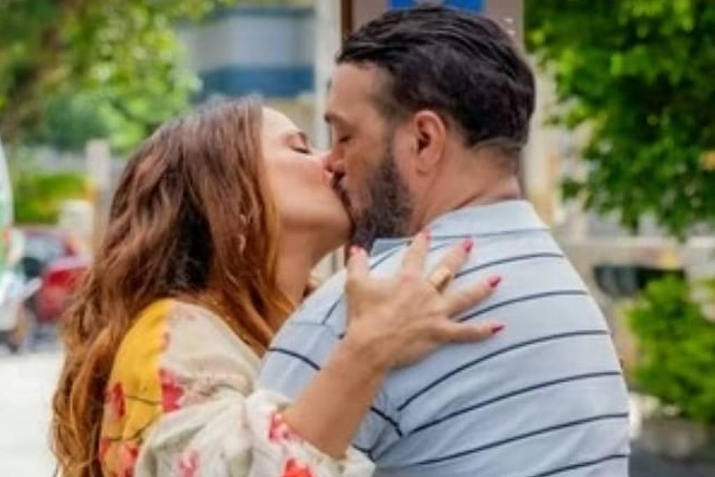 'Três Graças': Consuelo e Misael se beijam