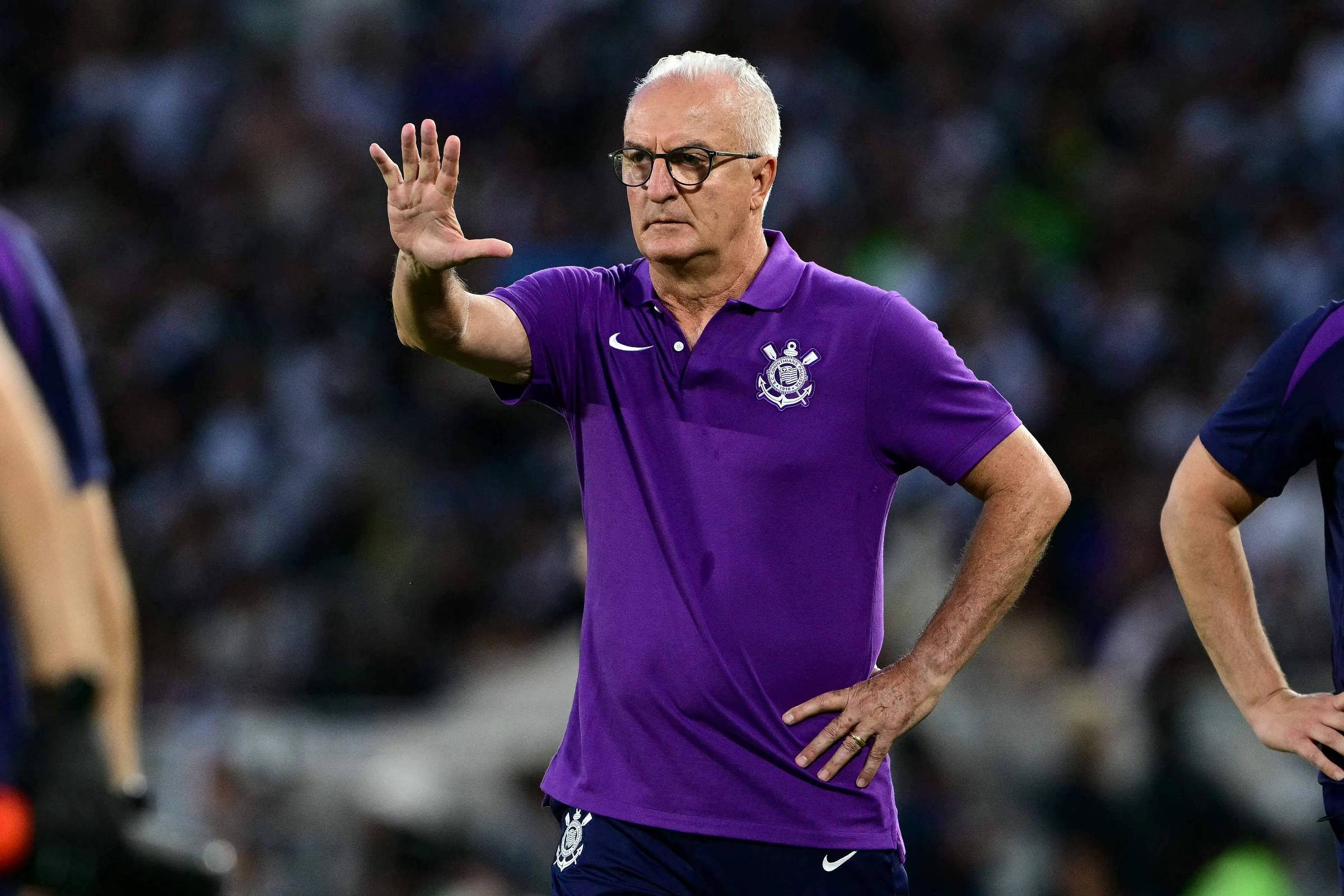 Corinthians demite Dorival Júnior após derrota para o Internacional