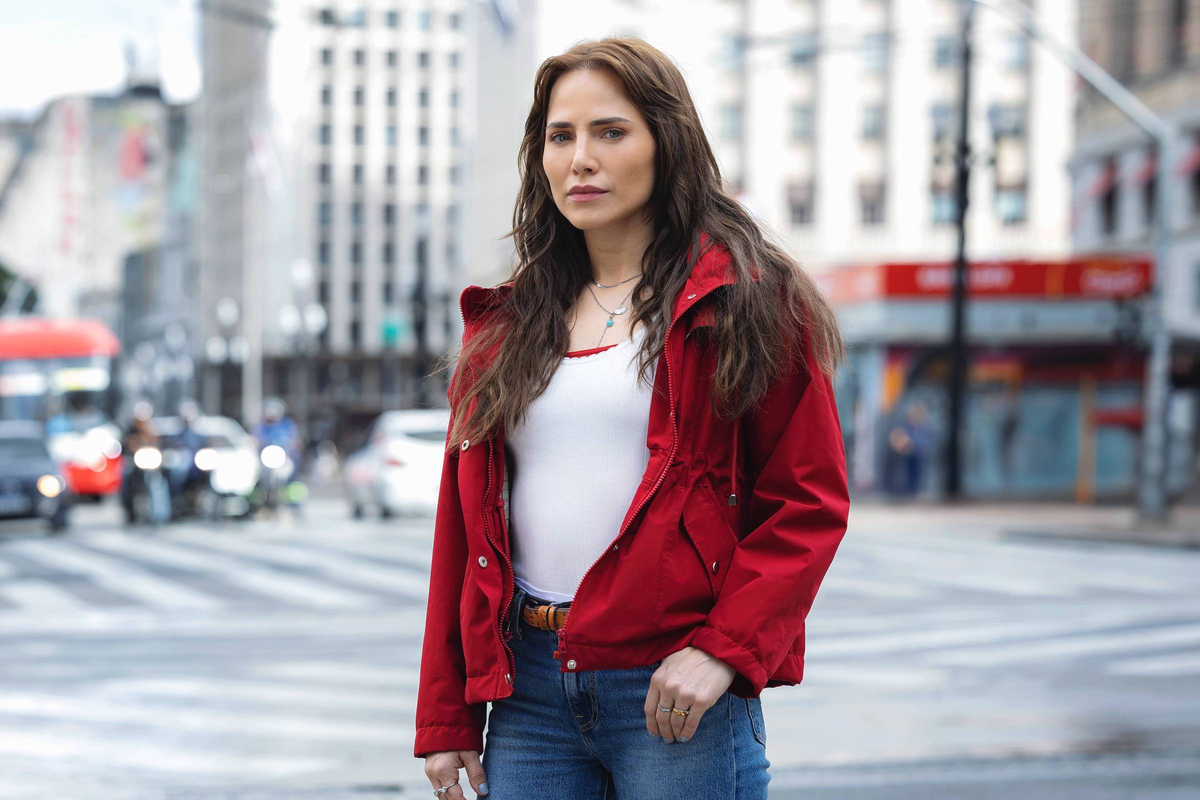 Globo divulga primeira foto de Leticia Colin como protagonista de 'Quem Ama Cuida'