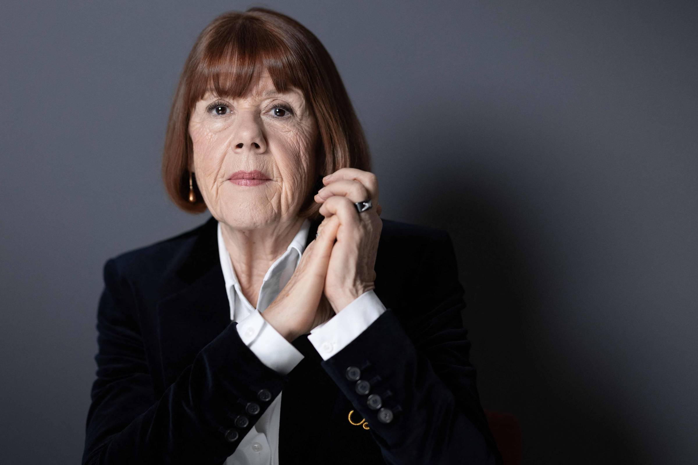 Fernanda Montenegro lê livro de Gisèle Pelicot sobre abuso sexual; veja vídeo