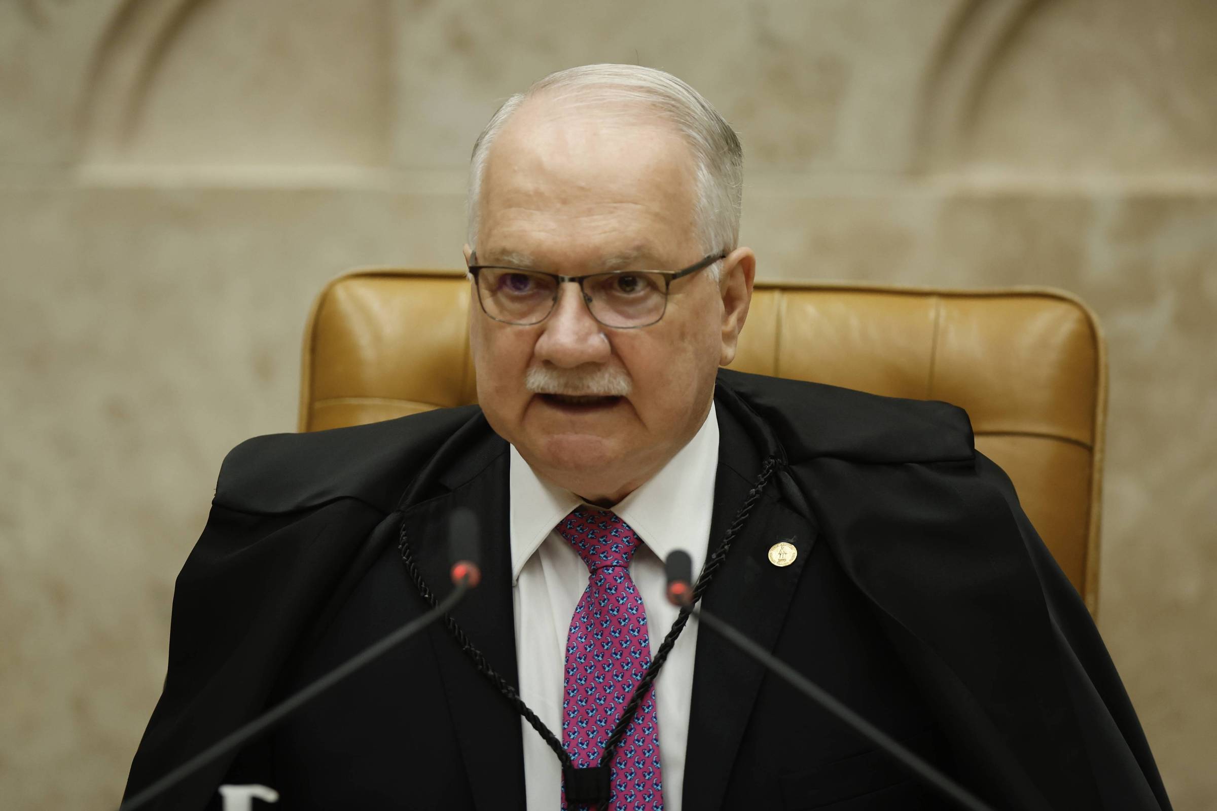 'Todo colegiado tem compreensões distintas', diz Fachin sobre embate entre ministros do STF