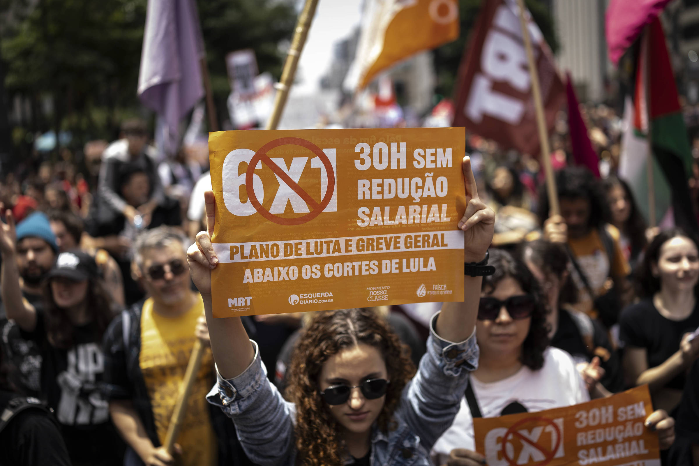 Oposição prepara ofensiva e quer convocar ministros para questionar fim da escala 6x1