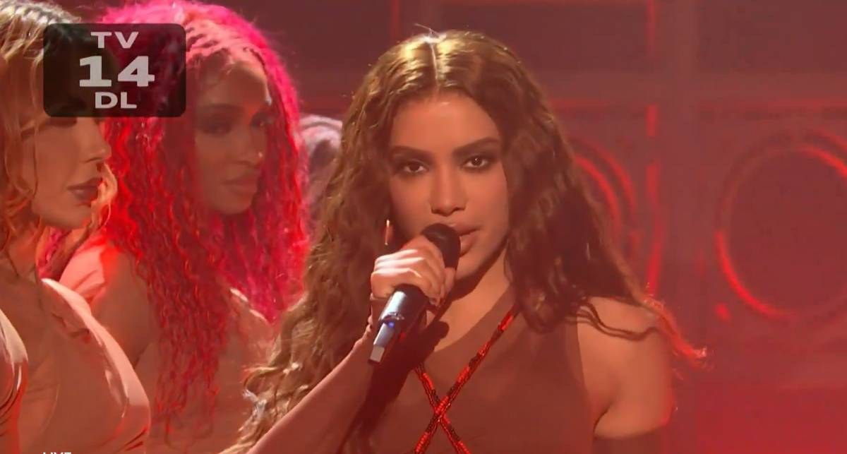 Anitta estreia no Saturday Night Live com a música 'Choka Choka'