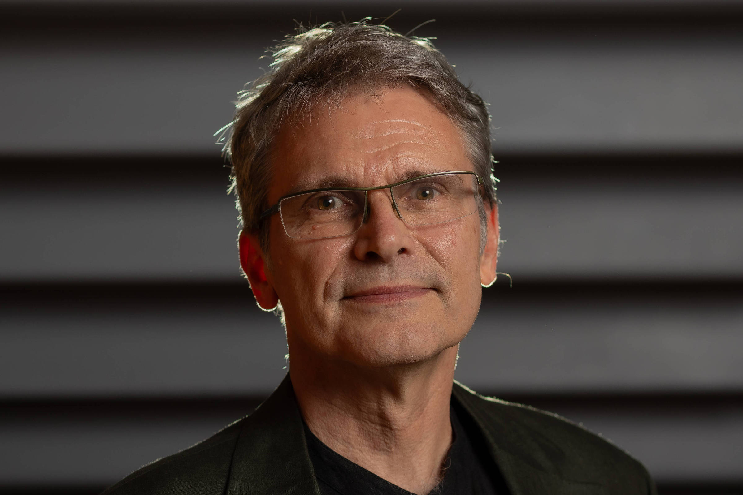 'Três Graças': diretor fala de reta final e diz ser noveleiro desde sempre: 'Não fico tentando fazer série'