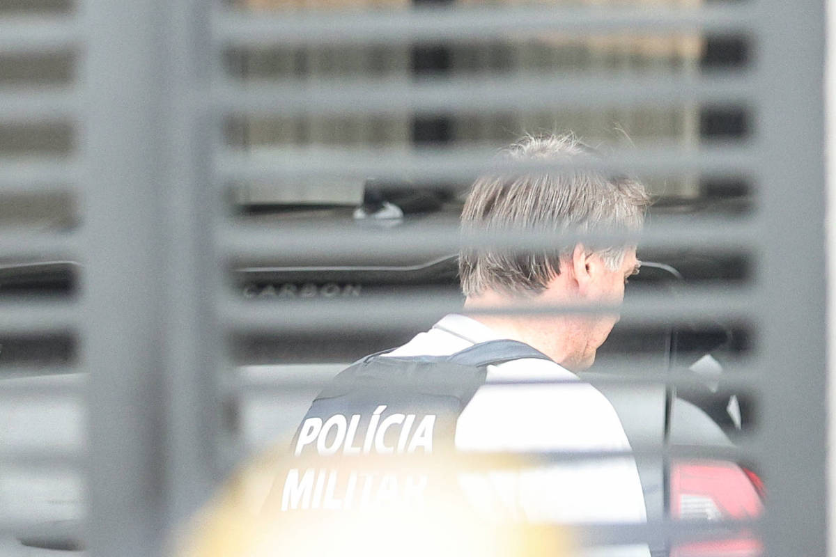 Datafolha: 59% defendem prisão domiciliar de Bolsonaro e 37% querem volta ao regime anterior