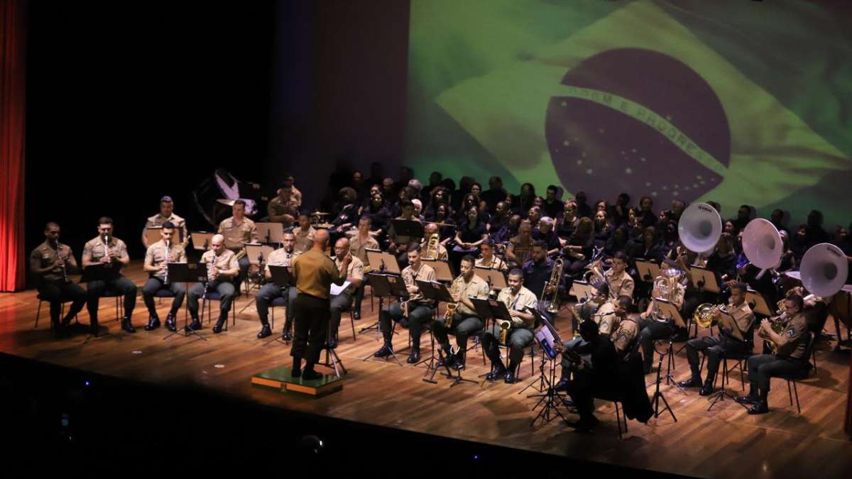 Arena Transformers e show gratuito agitam shopping em Santos