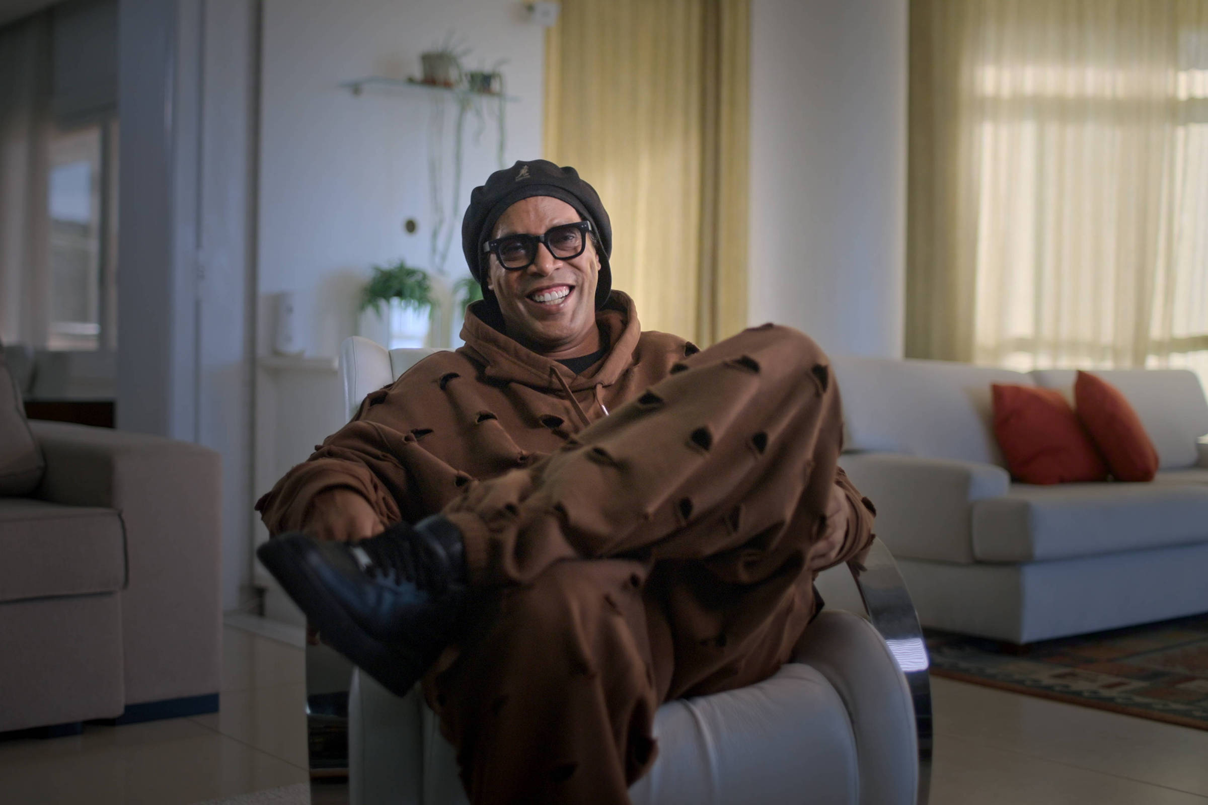 'Além de sermos melhores, éramos queridos': série da Netflix dimensiona importância de Ronaldinho Gaúcho no futebol