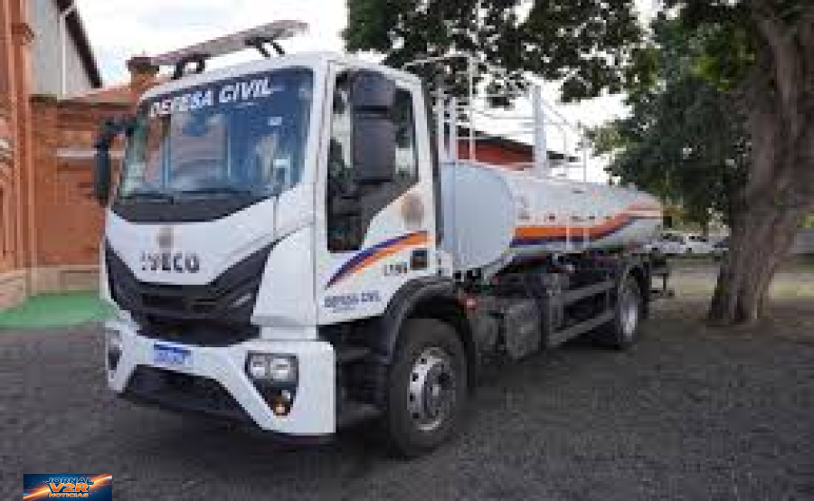 Atibaia reforça combate a incêndios com novo caminhão-pipa da Defesa Civil