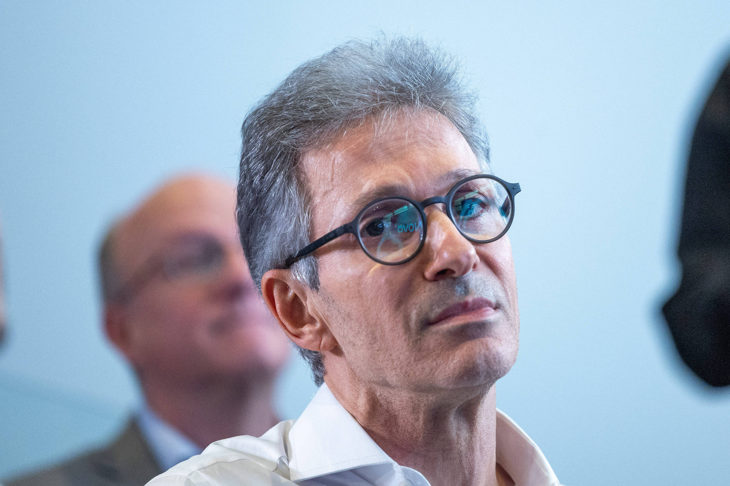 Zema diz que levará candidatura até o fim, alfineta Flávio e Caiado e propõe reforma no STF