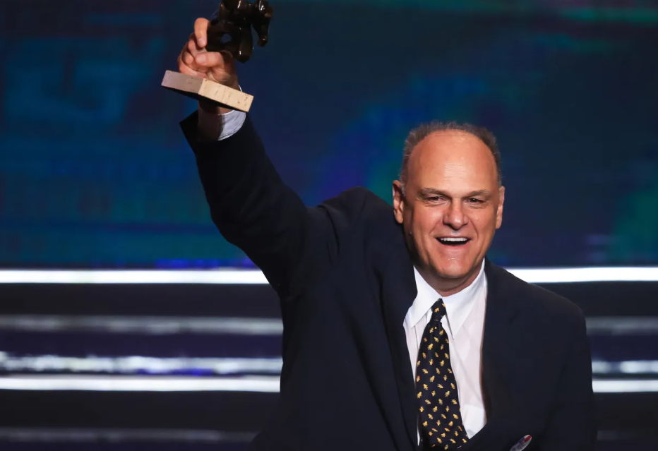 Morre Oscar Schmidt; Ídolo inspirou ginásio aberto ao público em Ilhabela