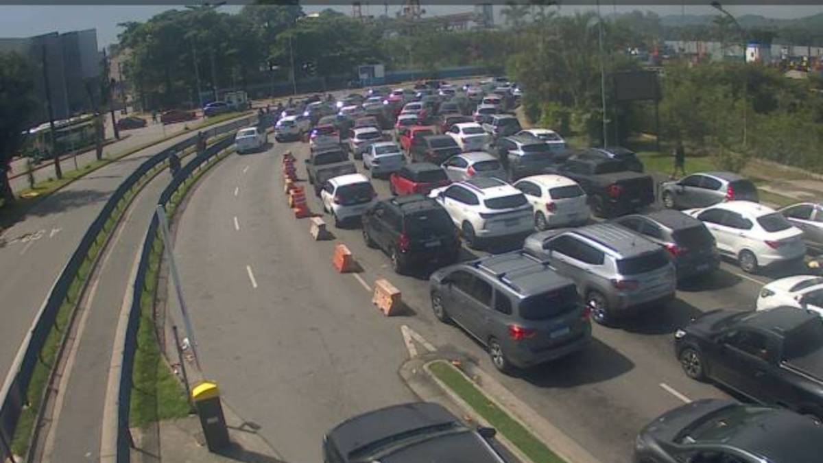 Balsa Santos-Guarujá: espera chega a 80 minutos neste sábado