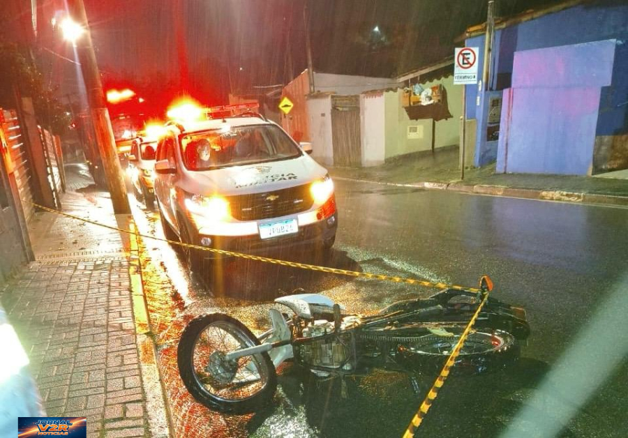 Tragédia na madrugada: motociclista morre após colisão contra muro em Ilhabela
