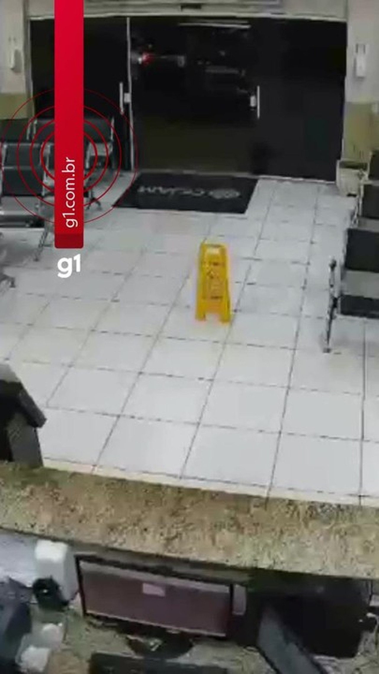 VÍDEO: recém-nascida de 14 dias é socorrida por GCM após se engasgar em São José