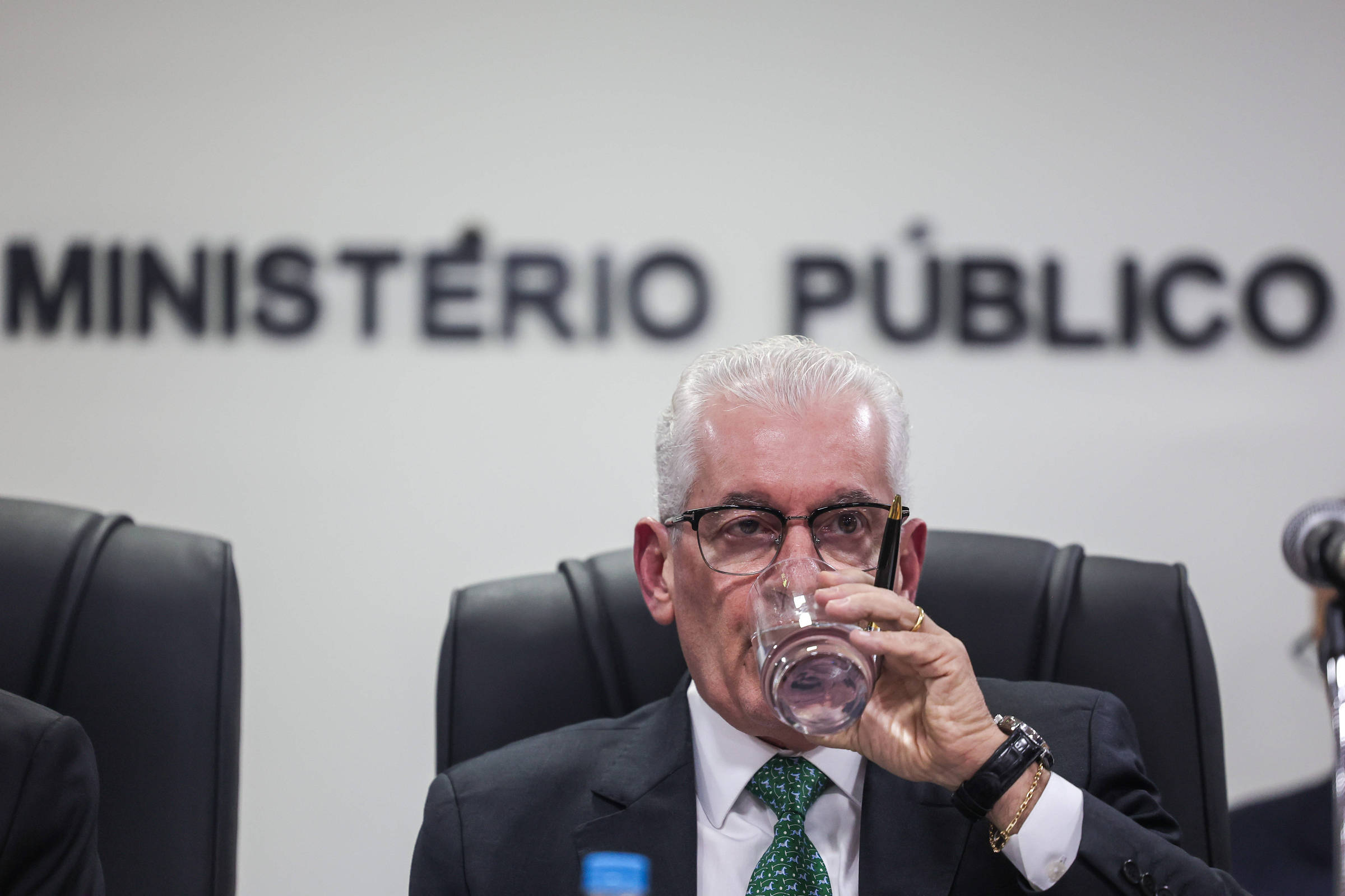 Escolha de promotor para grupo de educação gera crise no Ministério Público