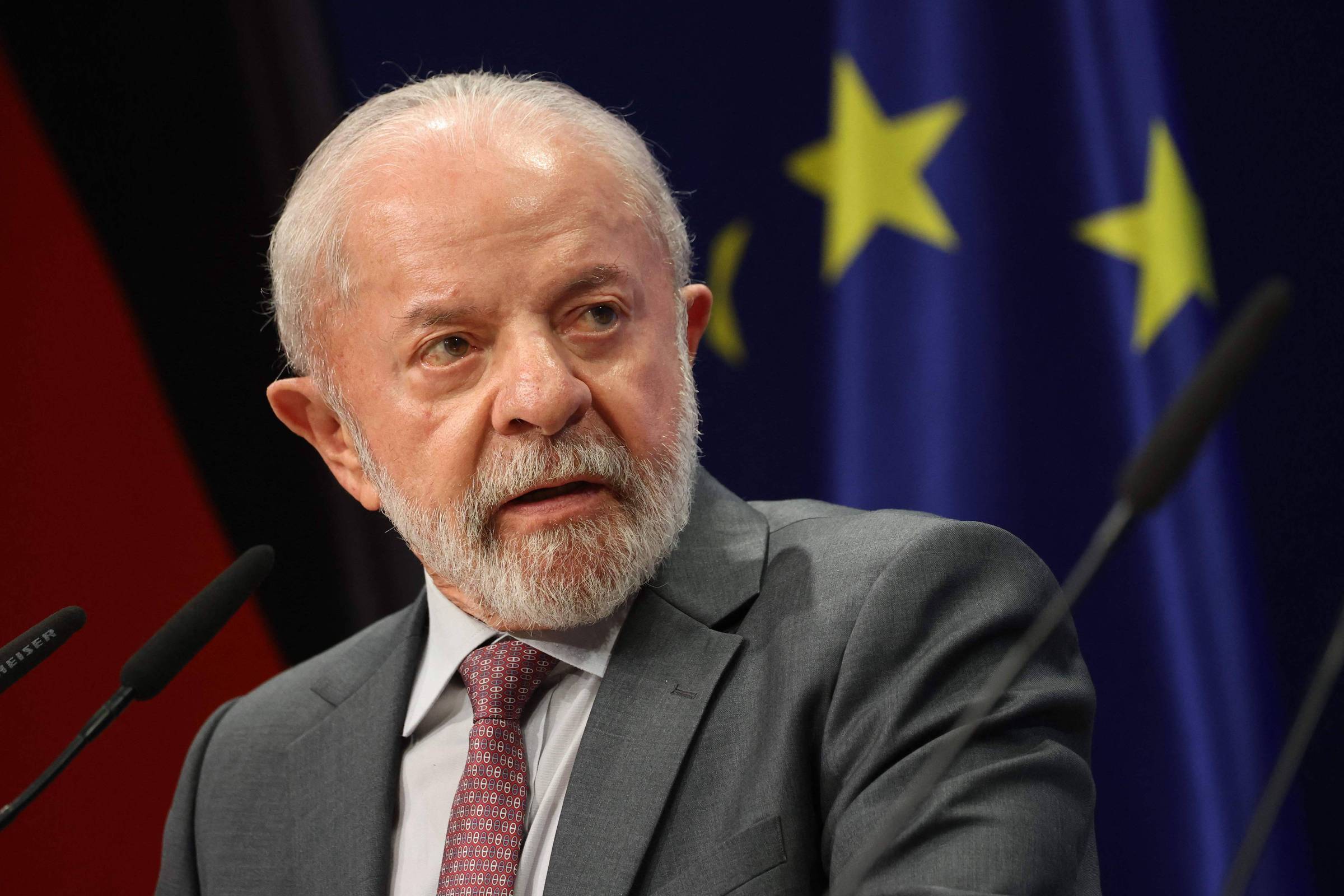 Na Alemanha, Lula fala de abuso contra policial brasileiro nos EUA