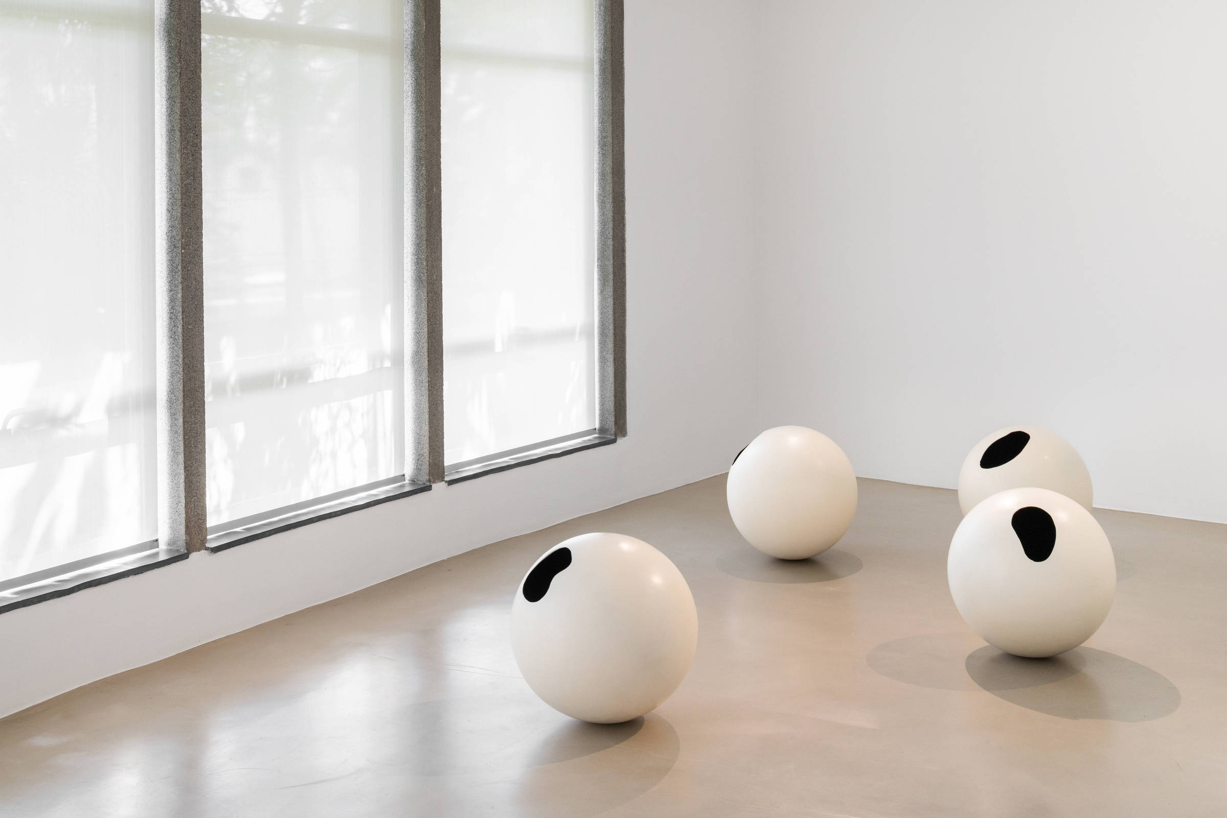 Obra de Lygia Pape é ponte entre o físico e o imaterial em sua nova exposição