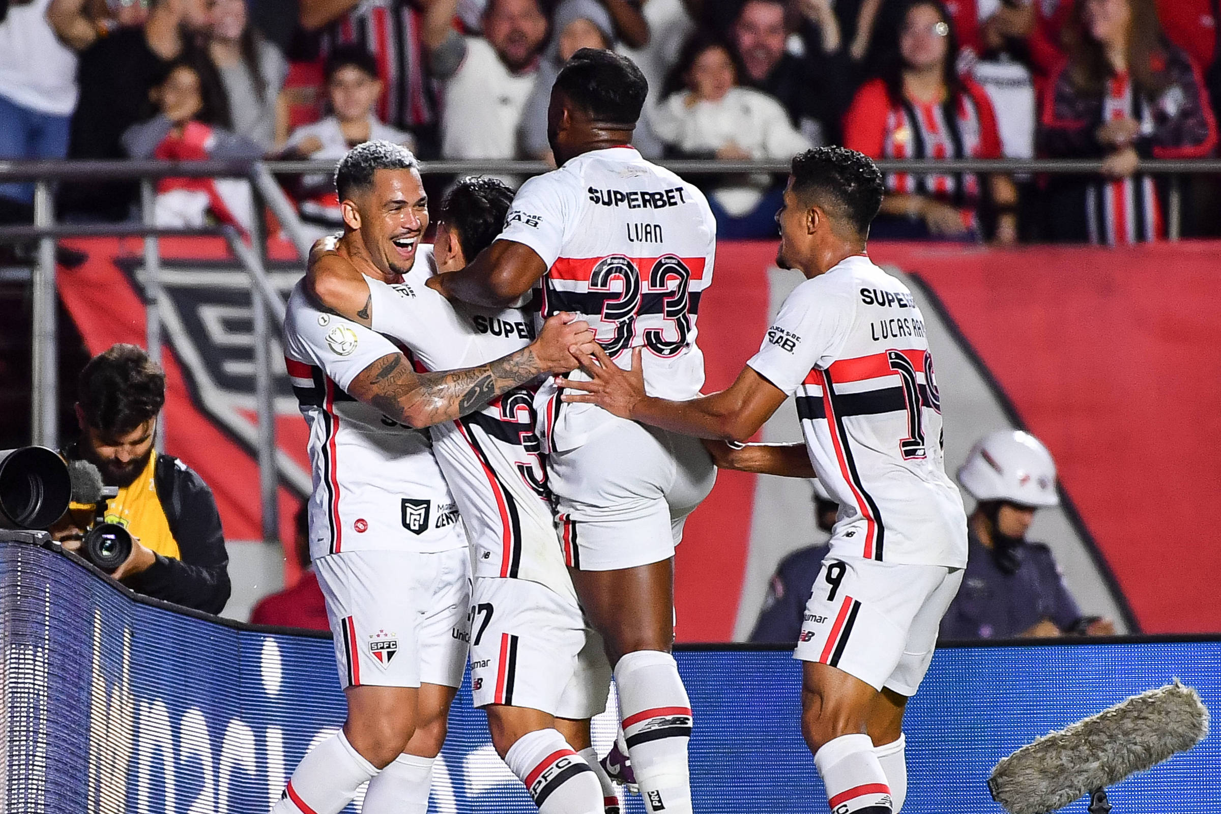 São Paulo e Corinthians estreiam com vitórias magras na Copa do Brasil