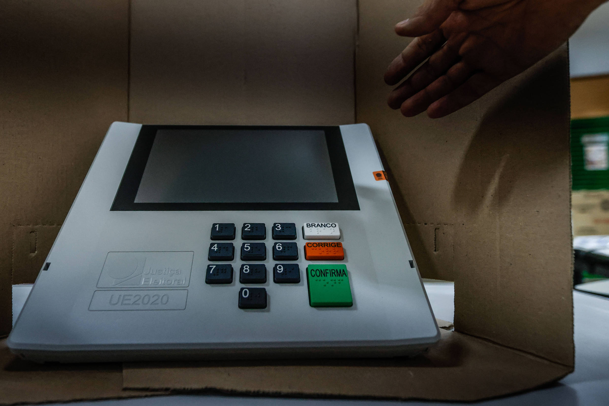 TSE decide que proibição de voto a presos provisórios não vale para eleição de 2026