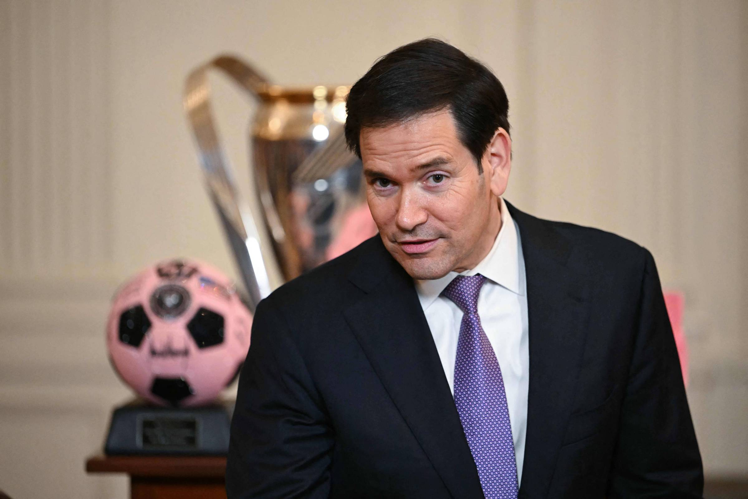 Rubio diz que seleção do Irã poderá participar da Copa do Mundo