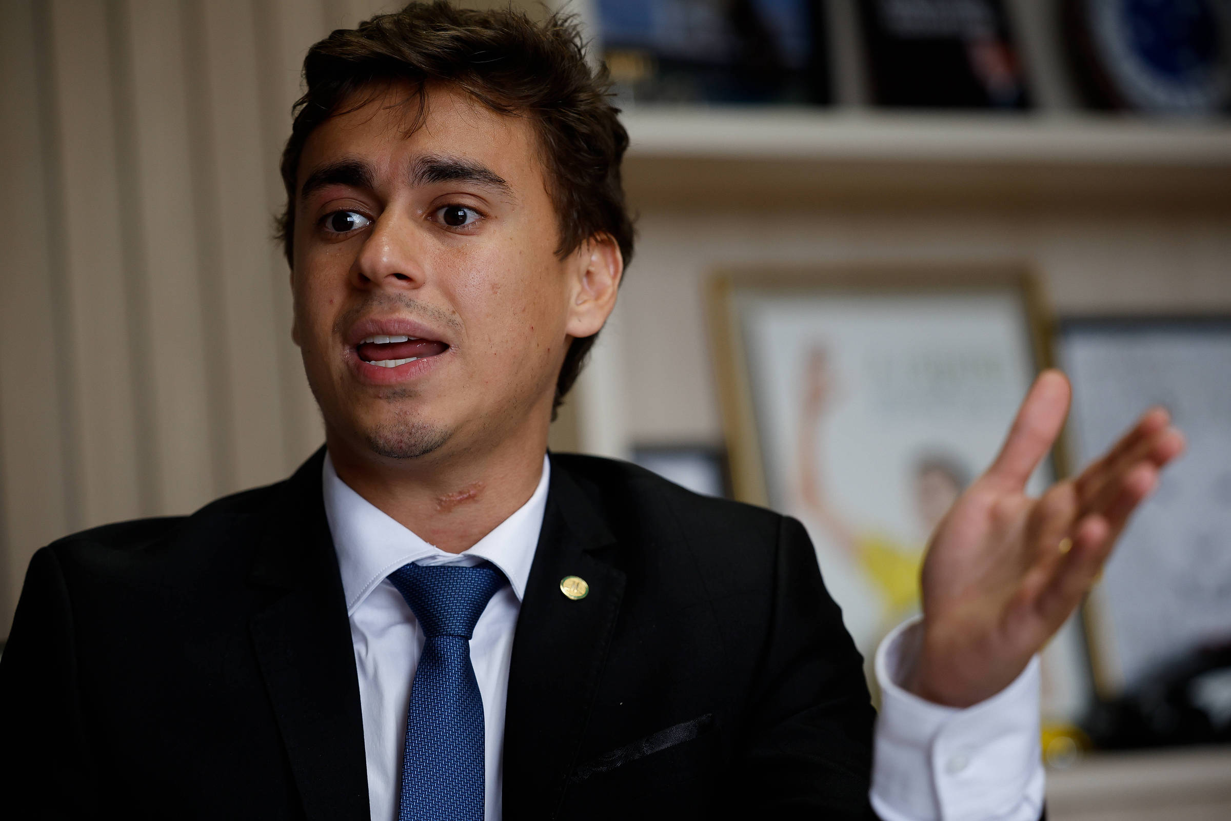 Nikolas Ferreira diz que filho de Bolsonaro tem capacidade cognitiva menor que 'toupeira cega'