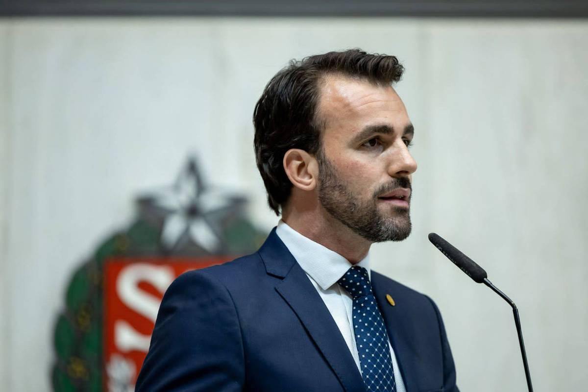 Relator pede afastamento de deputado Lucas Bove da Alesp por um mês