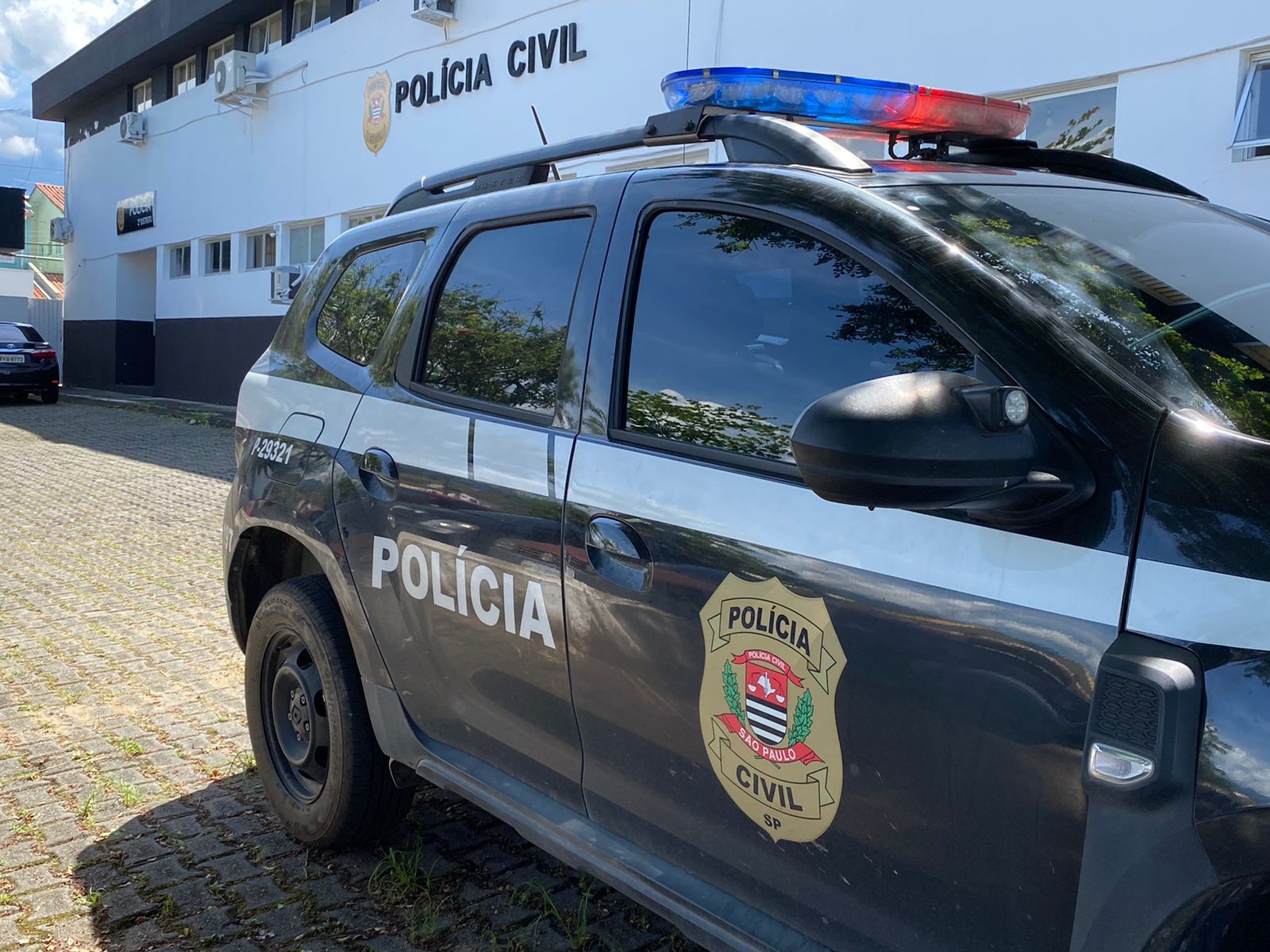 Polícia investiga assassinato de dois jovens, em Cruzeiro e Roseira