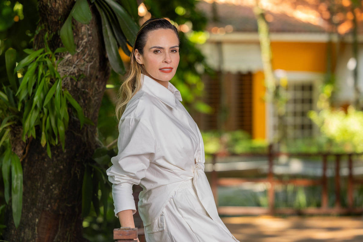 Ana Paula Renault pede a fãs que não gastem com presentes caros