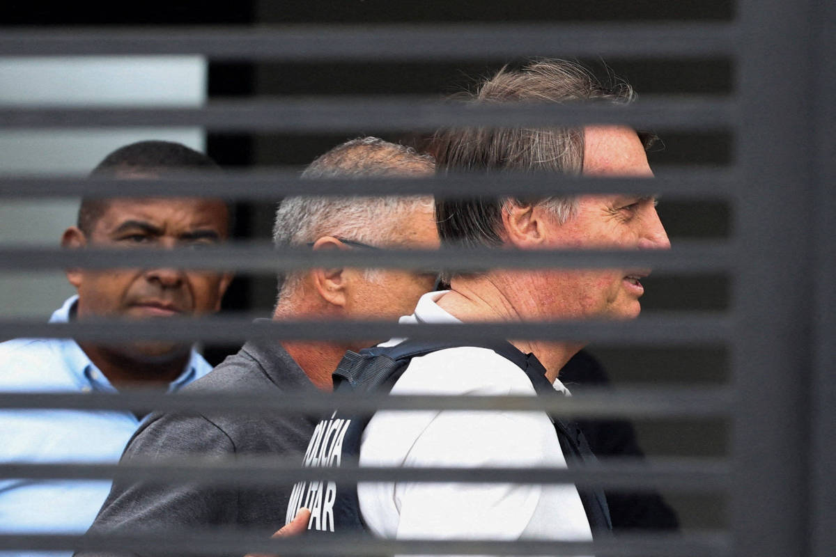 Bolsonaro volta ao hospital para novo procedimento cirúrgico, diz Michelle